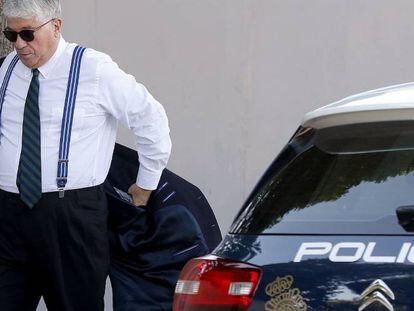 El expresidente de la patronal de Madrid y de la C&aacute;mara de Comercio, Arturo Fern&aacute;ndez, a su llegada a la Audiencia Nacional en San Fernando de Henares (Madrid).