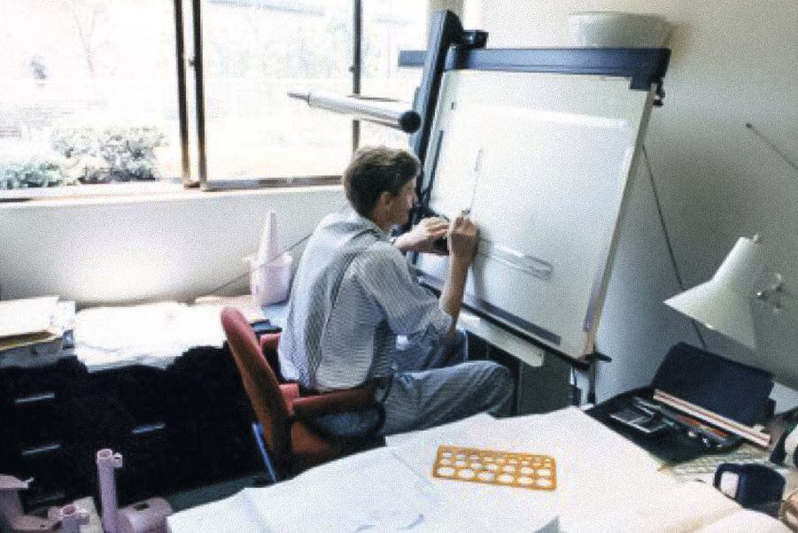 James Dyson trabajando en Japón en 1985.