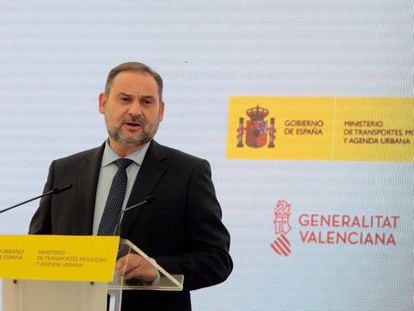 El Ministro de Transportes, José Luis Ábalos interviene en el acto de presentación del Plan 20.000 de Vivienda, hoy en Valencia.
