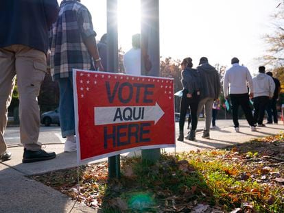 Votación anticipada durante las elecciones intermedias el 4 de noviembre de 2022 en Virginia. 