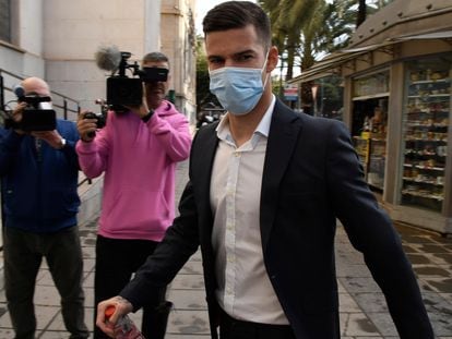 Santi Mina, a su llegada a la Audiencia Provincial de Almería en la última sesión del juicio, el 31 de marzo.