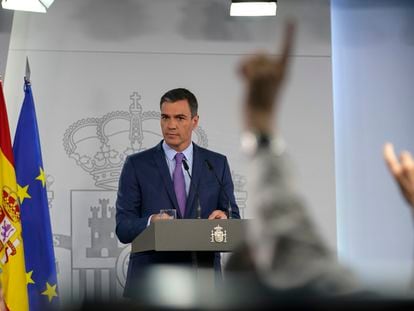 El presidente del Gobierno, Pedro Snchez, el sábado en la rueda de prensa tras el Consejo de Ministros extraordinario que aprobó las nuevas medidas anticrisis.