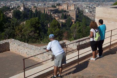 Vista de la Alhambra desde el mirador de la Silla del Moro.