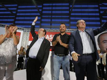 Des de l'esquerra, Armengol, Iceta; l'alcalde de Terrassa, Jordi Ballart, i Gabilondo.