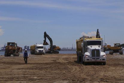Trabajos de construcción de la ampliación del puerto de Veracruz, en agosto de 2016.