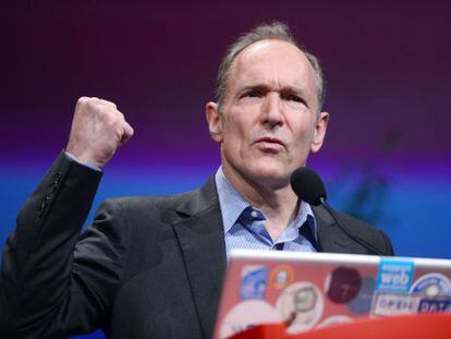 Tim Berners-Lee durante su intervenci&oacute;n en una conferencia en Lyon