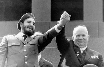 Fidel Castro y el líder soviético Nikita Khruschev.