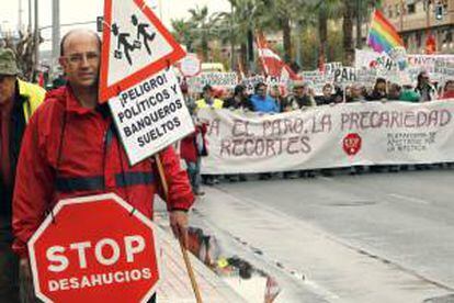 Integrantes de una Marcha contra el Paro, la Precariedad y los Recortes. EFE/Archivo