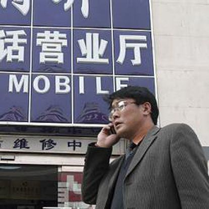 La dura pugna por los 1.000 millones de móviles de China