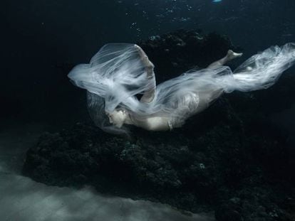 Isabel Muñoz, contra los plásticos en el mar