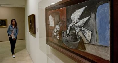 La obra de Picasso 'Tres palomas', que se muestra en la exposición.