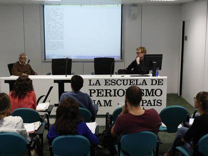 Bastenier, durante una clase de correcci&oacute;n en la Escuela de Periodismo de EL PA&Iacute;S en 2015. 