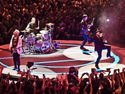 El grupo U2 durante un concierto en Berlín (Alemania)