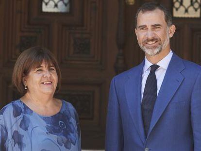 El Rei Felip VI i la presidenta del Parlamento Balear, Xelo Huertas.