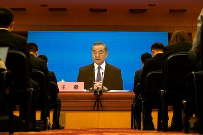 El ministro de Exteriores chino, Wang Yi, en su rueda de prensa a distancia este lunes en Pekín