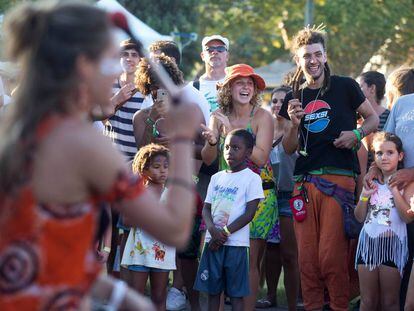 Asistentes al festival Rototom de Benic&agrave;ssim.