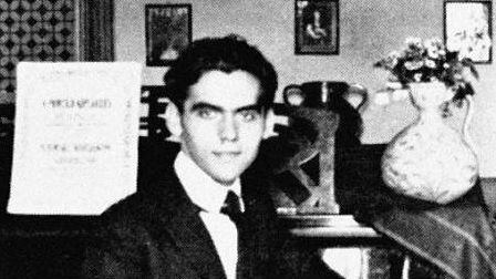 Federico García Lorca, retratado en 1919, a sus 20 años