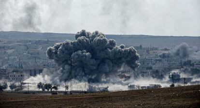 Una explosión en la ciudad siria de Kobane, el martes 29 de septiembre.