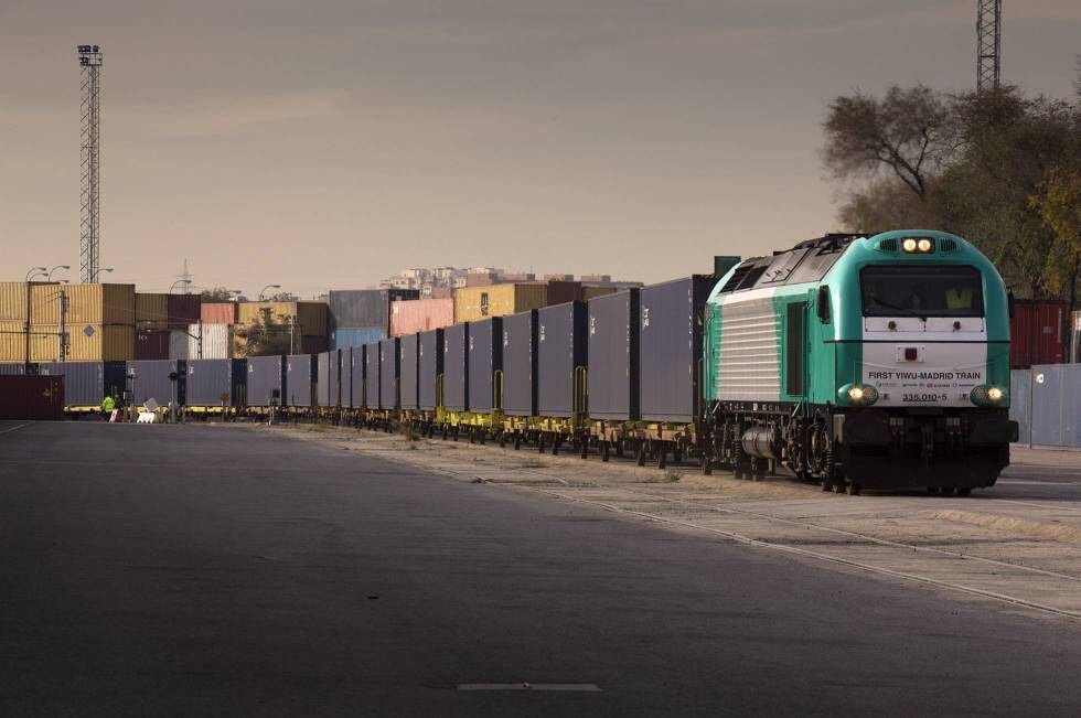 Un tren de mercancías procedente de Yiwu llega en diciembre de 2014 a Madrid.