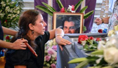 Ofelia Acevedo, viuda de Oswaldo Payá, en el funeral de su esposo.