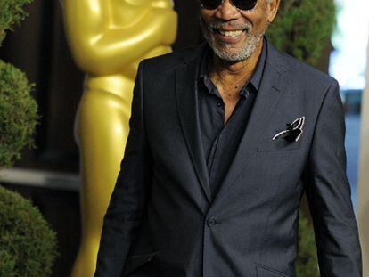 Morgan Freeman aún no se ha recuperado del accidente de tráfico que sufrió en agosto. El actor ha explicado a la revista <i>People</i> que todavía no puede mover la mano izquierda.  "Sufrí daño en los nervios y no ha mejorado. No puedo moverla", ha dicho el nominado al Oscar por su papel en <i>Invictus</i>.