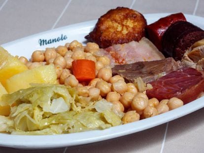 Un cocido madrile&ntilde;o elaborado en el restaurante Manolo. 