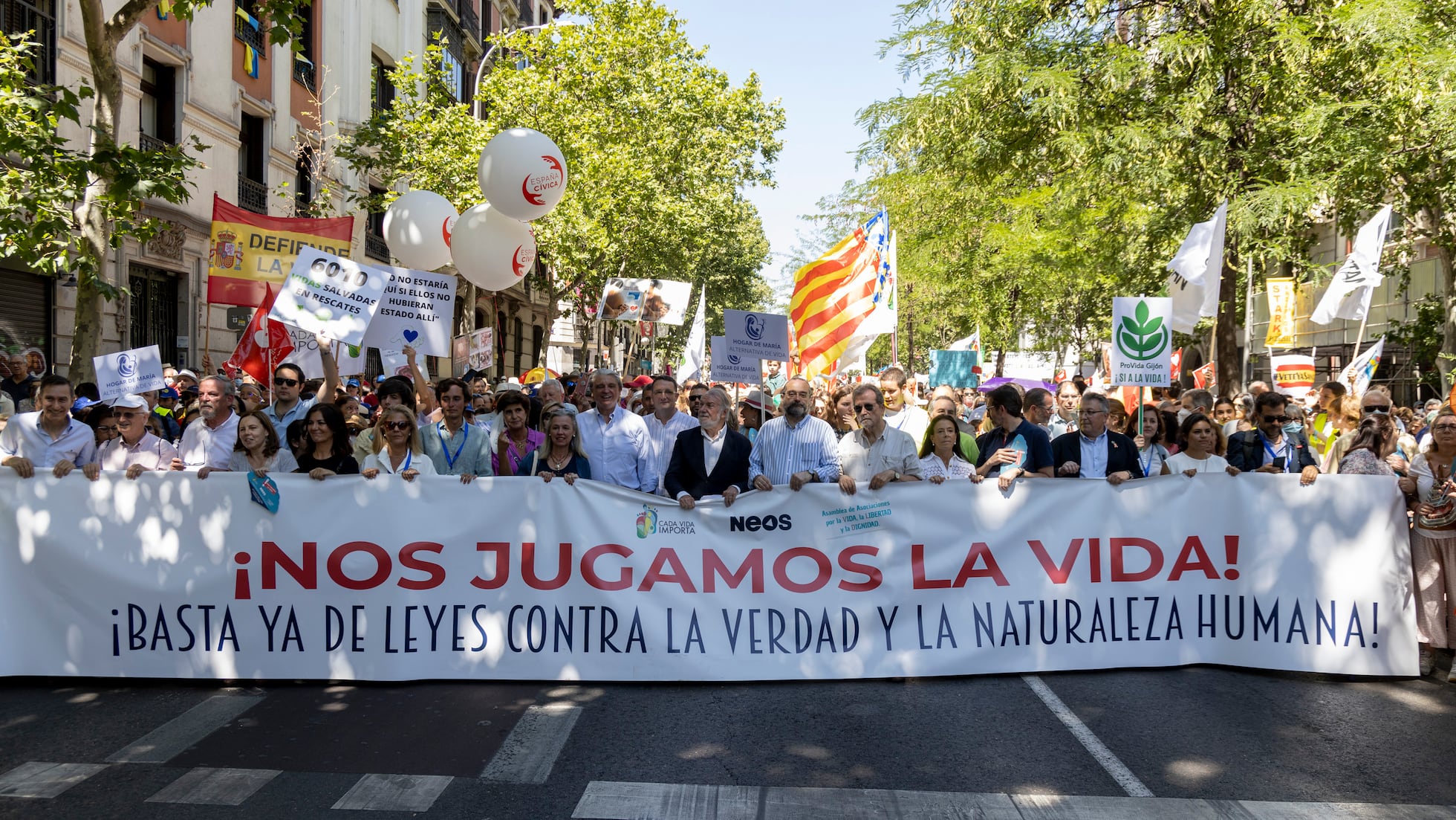 Miles de personas se manifiestan en Madrid contra el aborto: “La sentencia del Supremo en EE UU da esperanza” | Sociedad | EL PAÍS