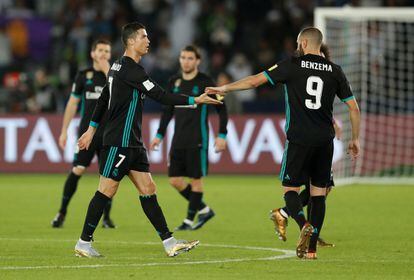 Cristiano Ronaldo, delantero del Real Madrid, celebra el gol del empate.
