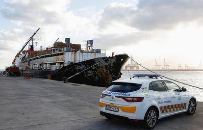La Policía Nacional y el Servicio de Vigilancia Aduanera de España estaban tras la pista de esa embarcación.