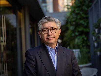 El Comisionado de la Comisión Interamericana de Derechos Humanos (CIDH) y relator para Chile, Joel Hernández, en un hotel de Santiago.