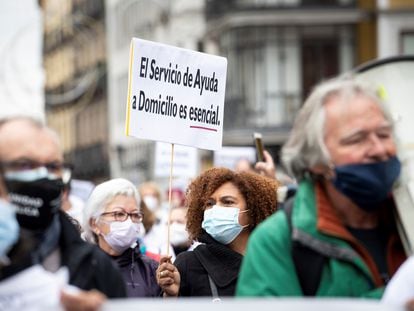 Manifestación para reivindicar mejoras en el servicio de ayuda a domicilio, en noviembre en Madrid.