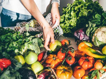 Las frutas, verduras y hortalizas en abundancia son un elemento común de todas las dietas saludables