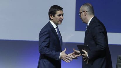 Carlos Torres, presidente de BBVA, y Onur Genç, consejero delegado del banco.
