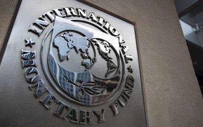 Placa en la sede del Fondo Monetario Internacional