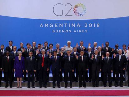 Los líderes del G20 en la fotografía de familia de la cumbre, este viernes en Buenos Aires.