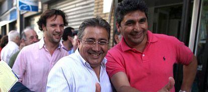 Juan Ignacio Zoido y Juan José Cortés durante la campaña para las elecciones municipal es de 2011.