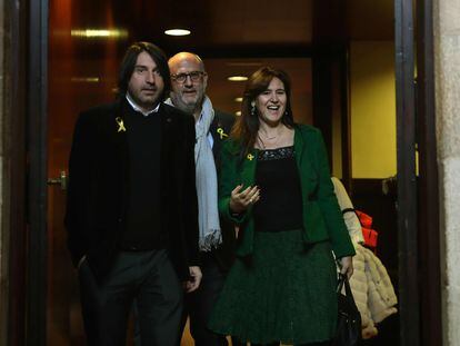 Los diputados de Junts Eduard Pujol (centro), Laura Borràs y Francesc de Dalmases.