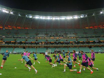 Entrenamiento del Chelsea en el Estadio Olímpico de Bakú.