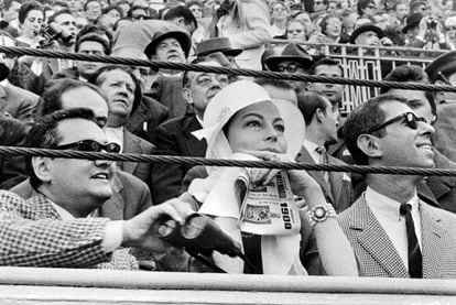 Ava Gardner asiste a una corrida en Las Ventas, en 1961.