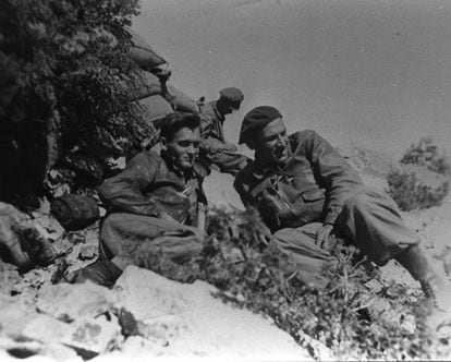 Soldados republicanos en el frente de Madrid, durante la Guerra Civil. 