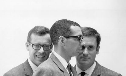 David Mackay, Josep Martorell y Oriol Bohigas, en los años sesenta fotografiados por Leopoldo Pomés.