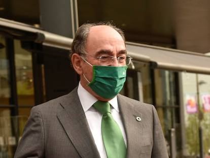 Javier Ormazabal (Círculo de Empresarios Vascos) e Ignacio Galán (Iberdrola) con la vicepresidenta Calviño en Bilbao.