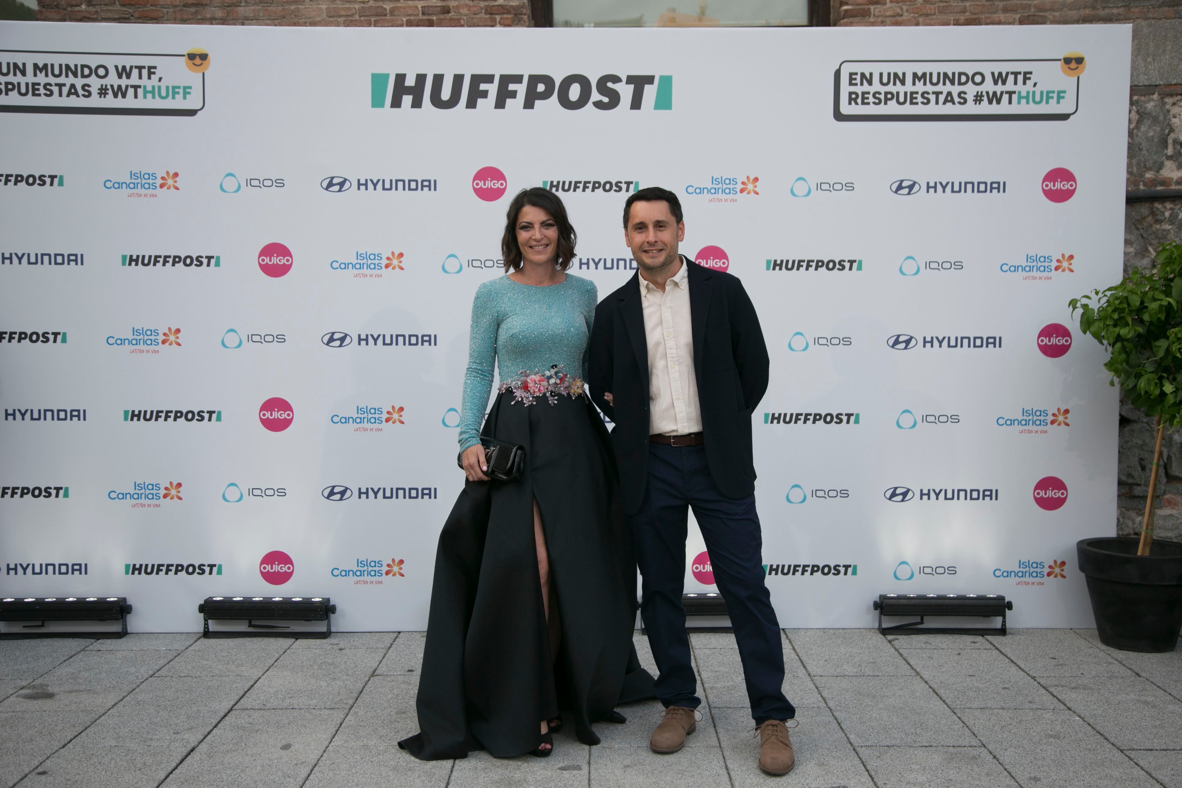 Macarena Olona con David Fernández Sanchidrián, el director de 'El HuffPost'.