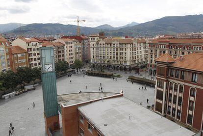 La Herriko plaza de Barakaldo, en la que se levantan edificios de viviendas del arquitecto Ismael Gorostiza constuidos en las primeras décadas del sigo XX.