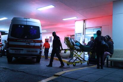 Ambulancias en el hospital Siglo XXI, de Ciudad de México.