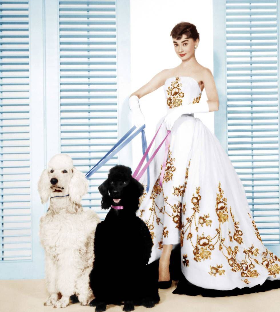 Audrey Hepburn, con un diseño de Givenchy en 'Sabrina'.