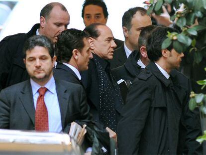 Berlusconi llega a su domicilio en Roma el pasado 15 de abril, tras conocer su victoria electoral.