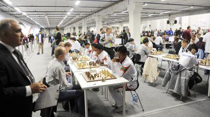 Partidas durante la Olimpiada de ajedrez celebrada en Tromso (Noruega).