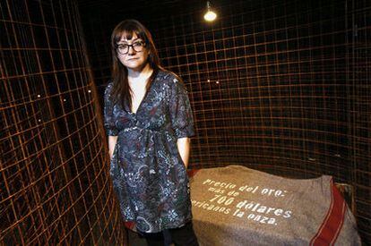 La directora de cine Isabel Coixet dentro de la exposición dedicada a John Berger en La Casa Encendida.
Dos imágenes captadas del documental de Isabel Coixet <i>From I to J.</i>