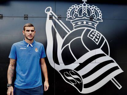 Theo Hernández, a su llegada a las instalaciones de la Real Sociedad.